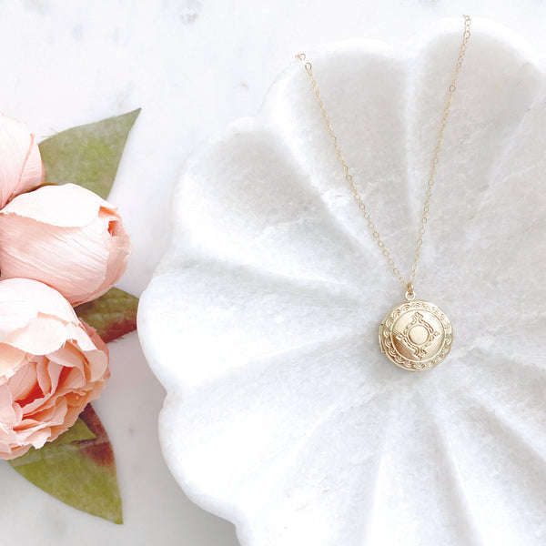 Gold Locket Necklace, Locket Necklace for Photo, Christmas Gift for Mom from Daughter,  VIOLET