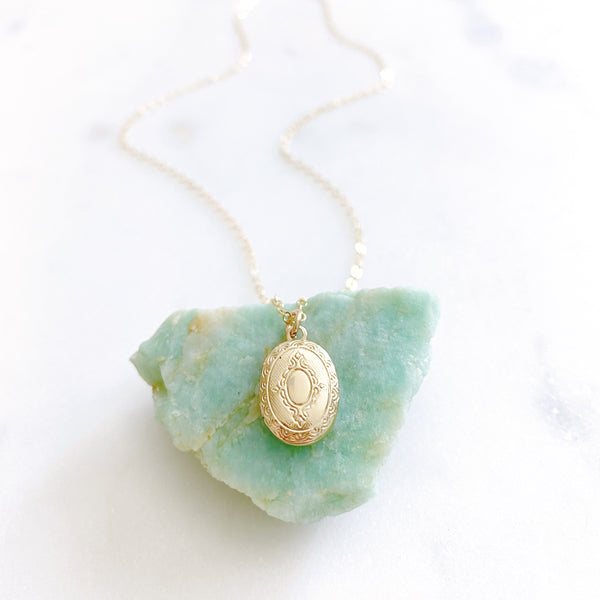 Gold Locket Necklace, Locket Necklace for Photo, Christmas Gift for Mom from Daughter, ADA