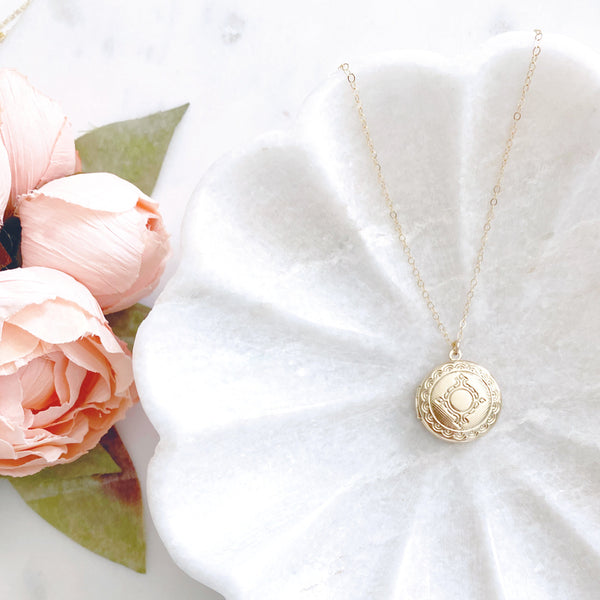 Gold Locket Necklace, Locket Necklace for Photo, Christmas Gift for Mom from Daughter,  VIOLET