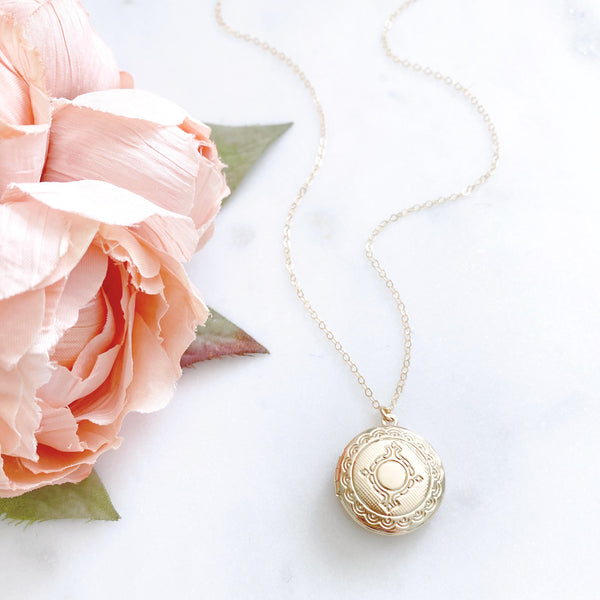 Gold Locket Necklace, Locket Necklace for Photo, Christmas Gift for Mom from Daughter,  VIOLET