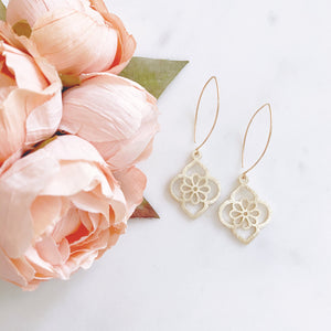 Flower Earrings, Daisy Earrings, Gold Dangle Earrings, Best Friend Birthday Gifts, LILLY