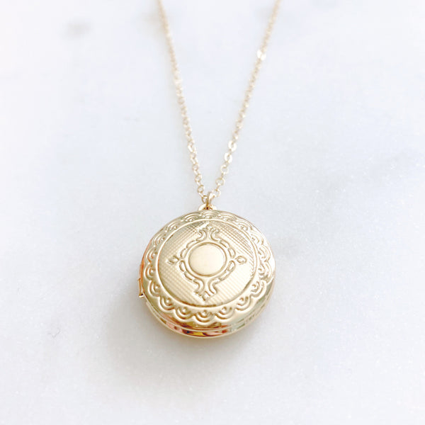 Gold Locket Necklace, Locket Necklace for Photo, Christmas Gift for Mom from Daughter,  VIOLET